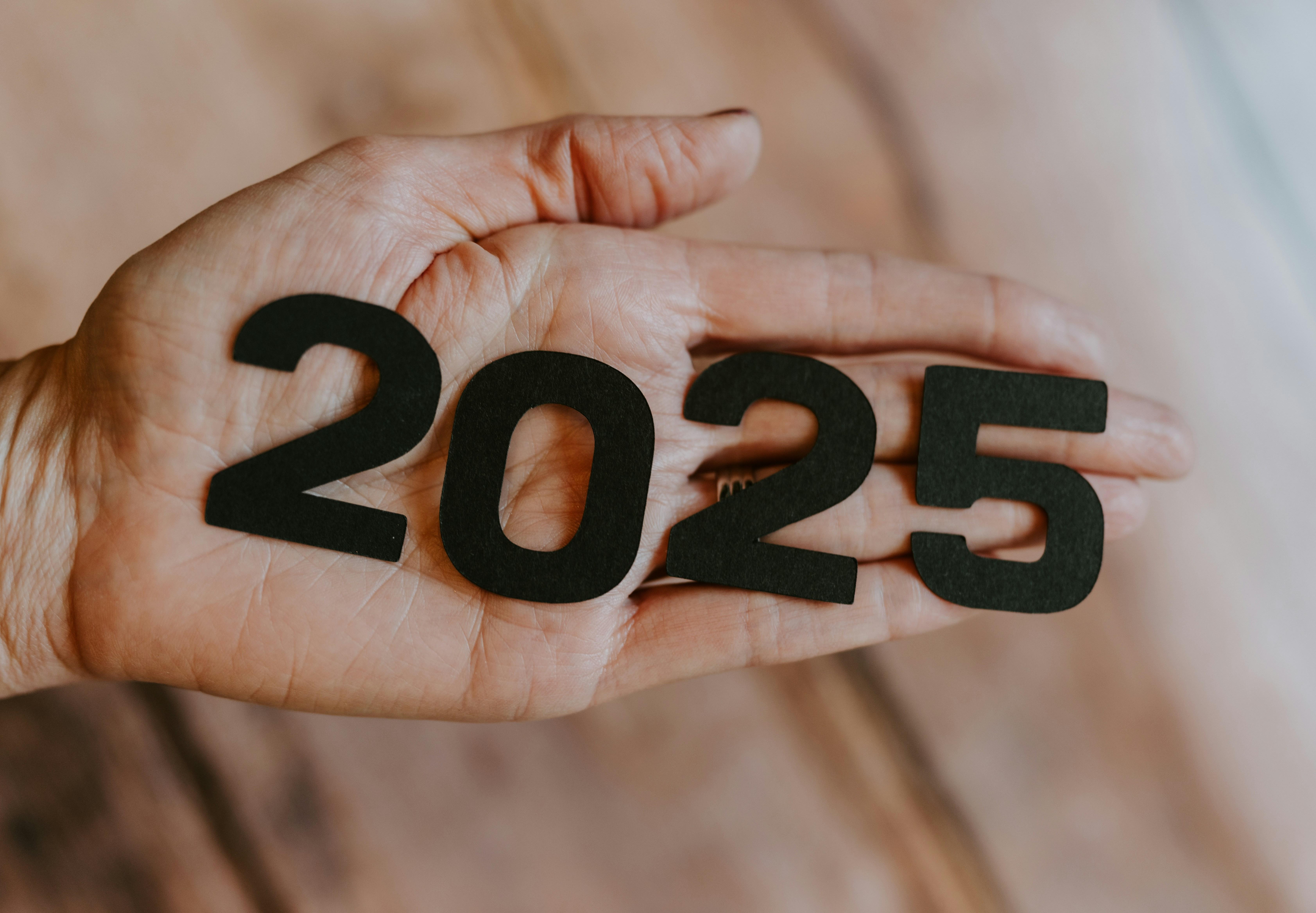 Complete Guide to Investing in Real Estate in 2025: Buying, Selling, and Renting with Guaranteed Returns